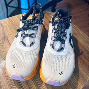 On Cloudmonsters- womens size 8